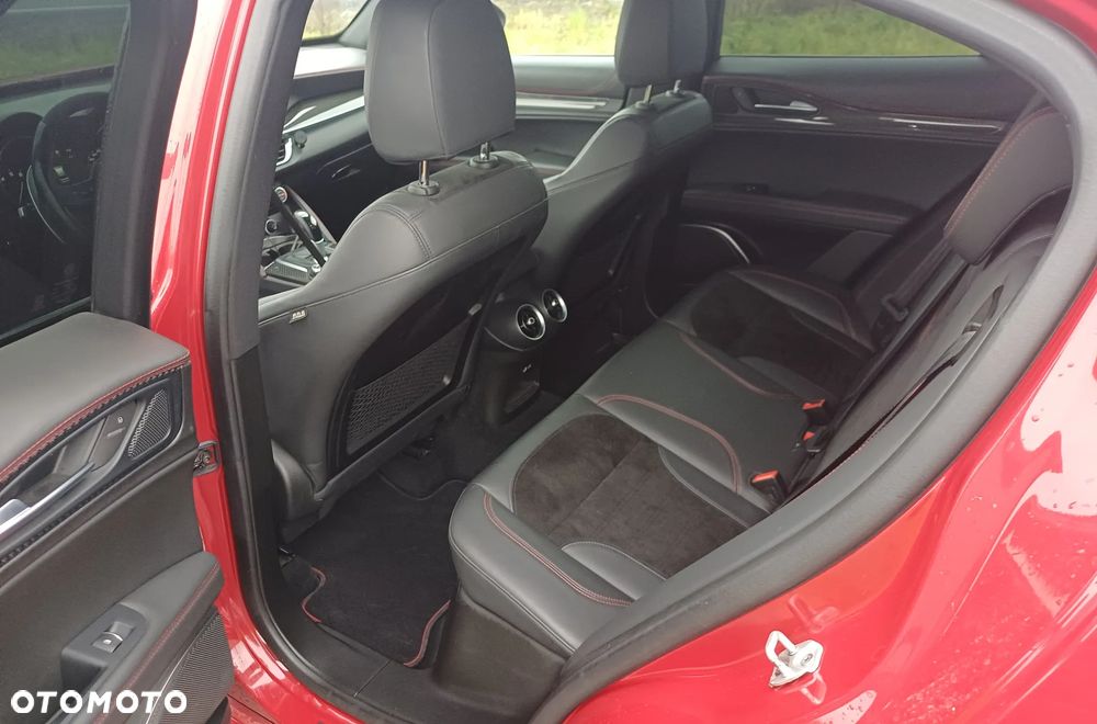 Alfa Romeo Stelvio V6 2.9 Bi-Turbo AT8-Q4 Quadrifoglio - 16