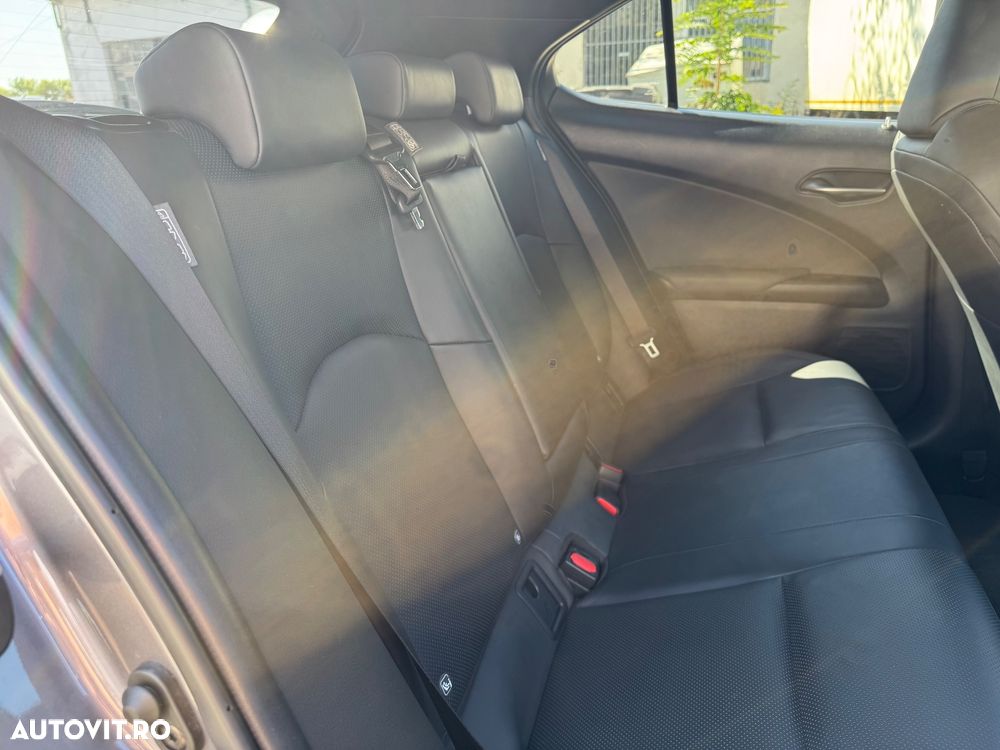 Lexus UX 300e Executive - 25