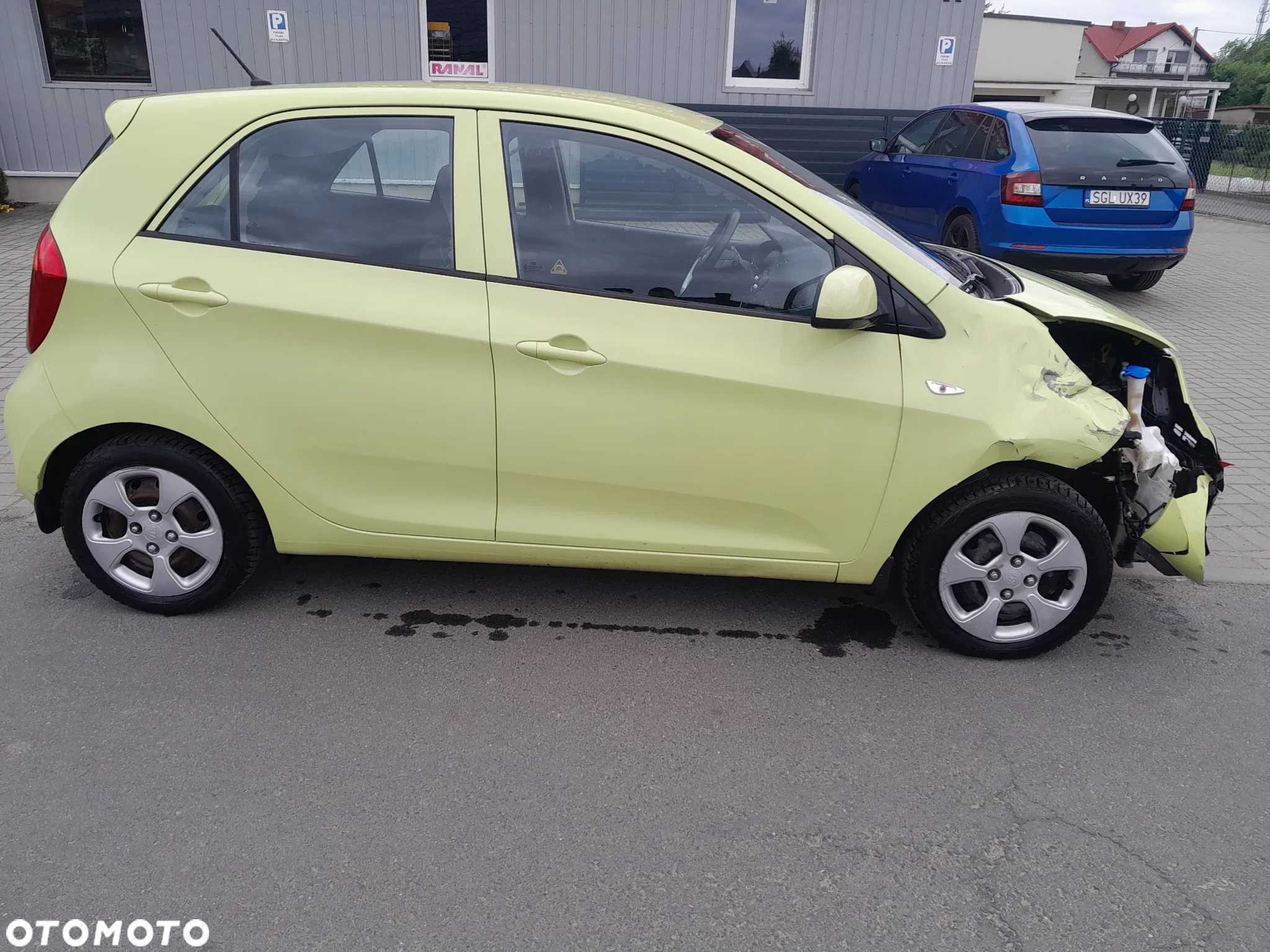 Kia Picanto 1.2 L - 4