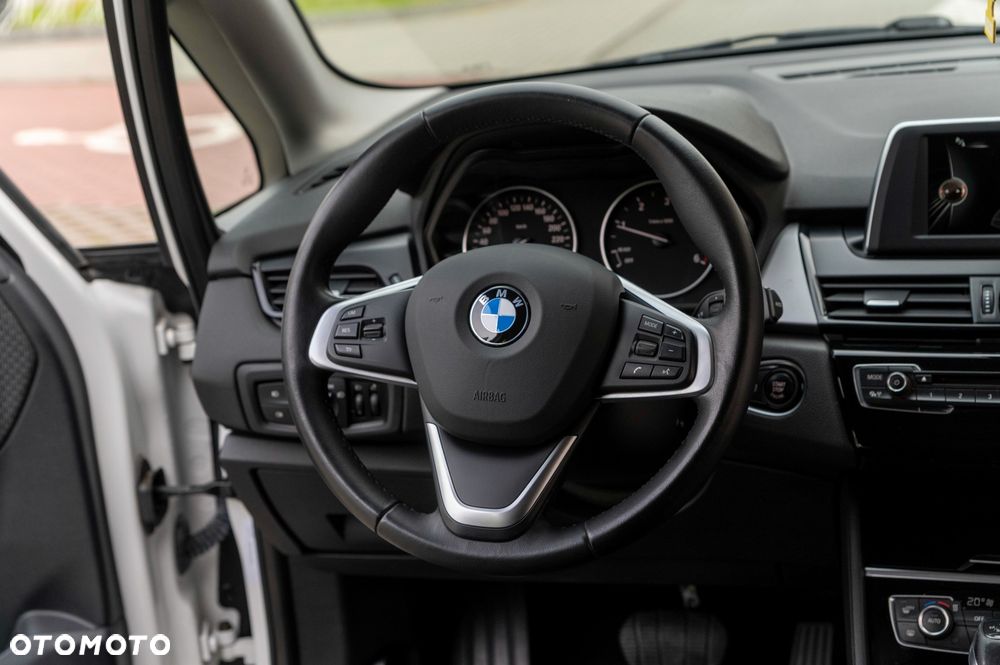 BMW Seria 2 218d Sport-Aut - 28