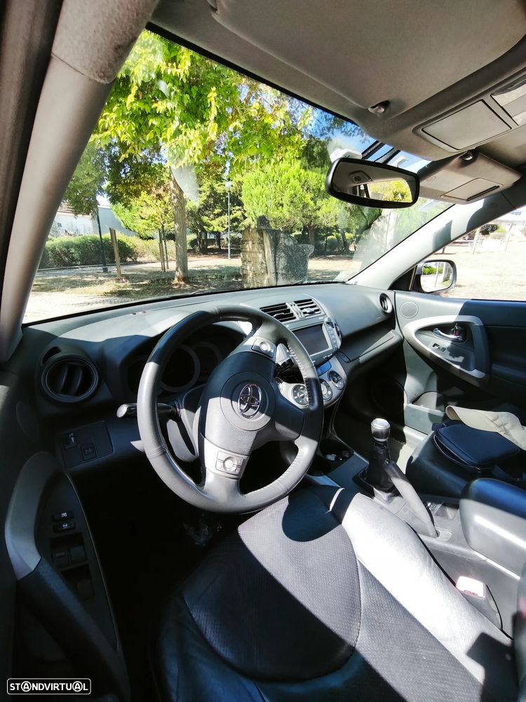 Toyota RAV4 2.2 D-4D X NAVI - 9