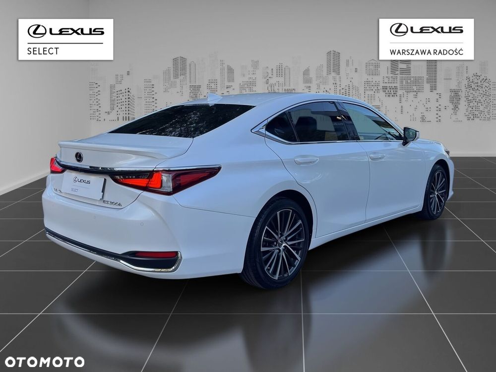 Lexus ES 300h Business Edition - 3