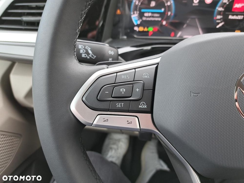 Volkswagen Multivan - 30