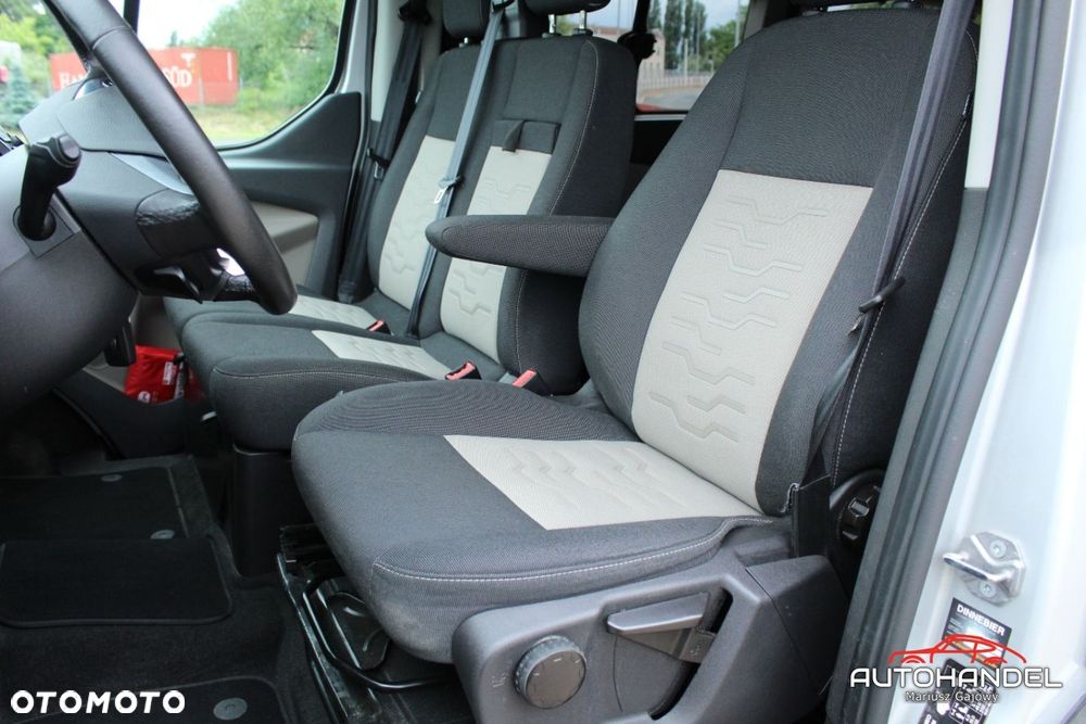 Ford Tourneo Custom - 8