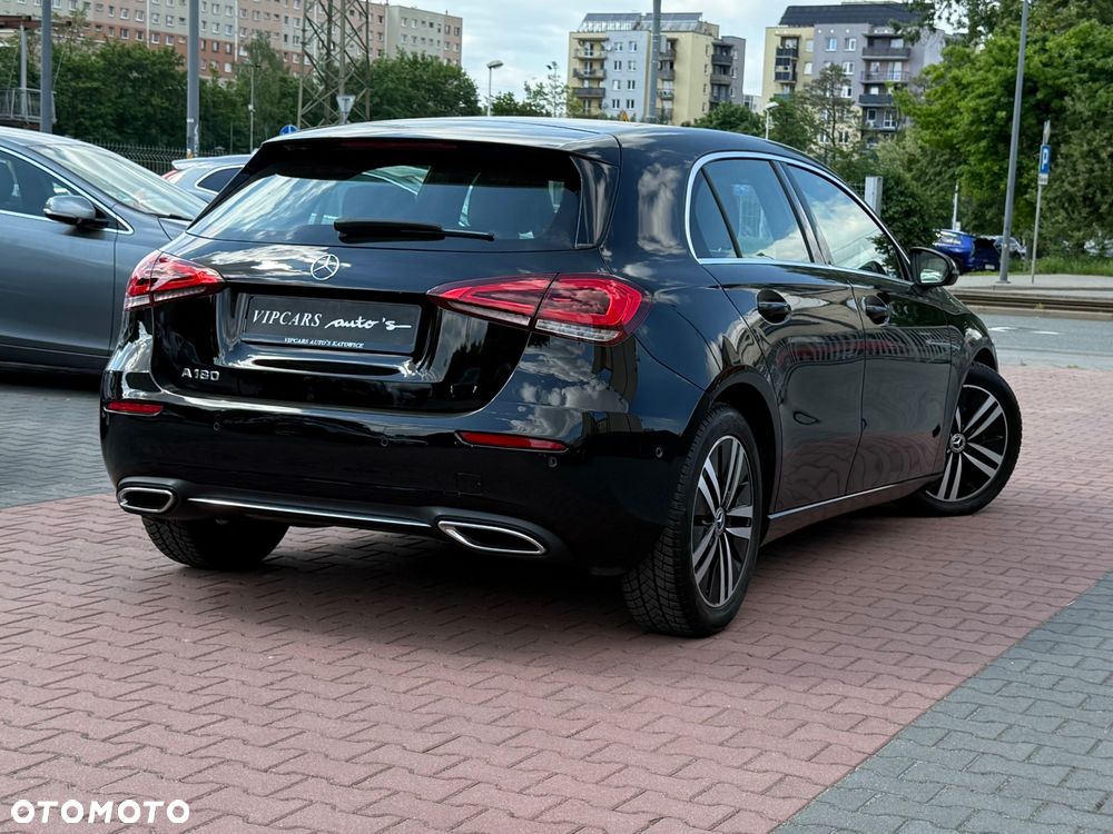 Mercedes-Benz Klasa A 180 7G-DCT Special Edition - 5