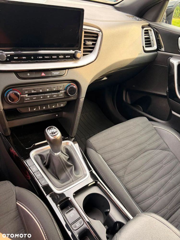 Kia ProCeed - 15