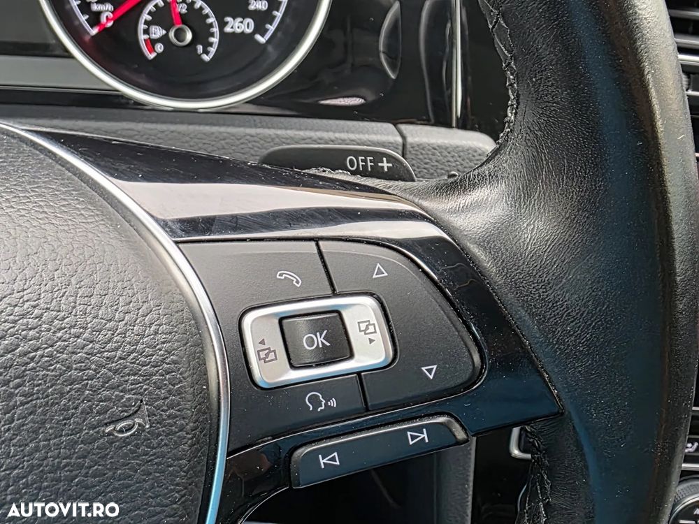 Volkswagen Golf - 24