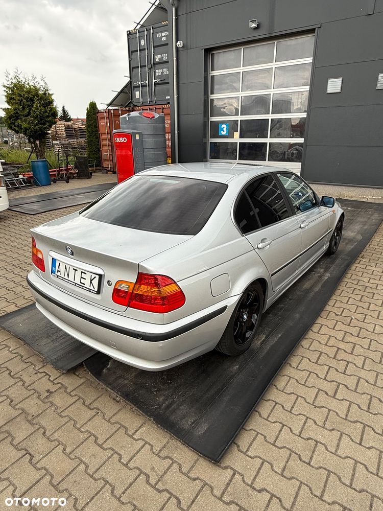BMW Seria 3 320i - 6