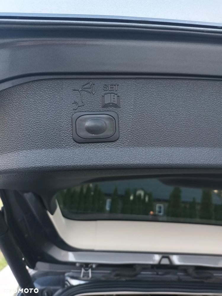 Ford Kuga 1.6 EcoBoost 2x4 Titanium - 34