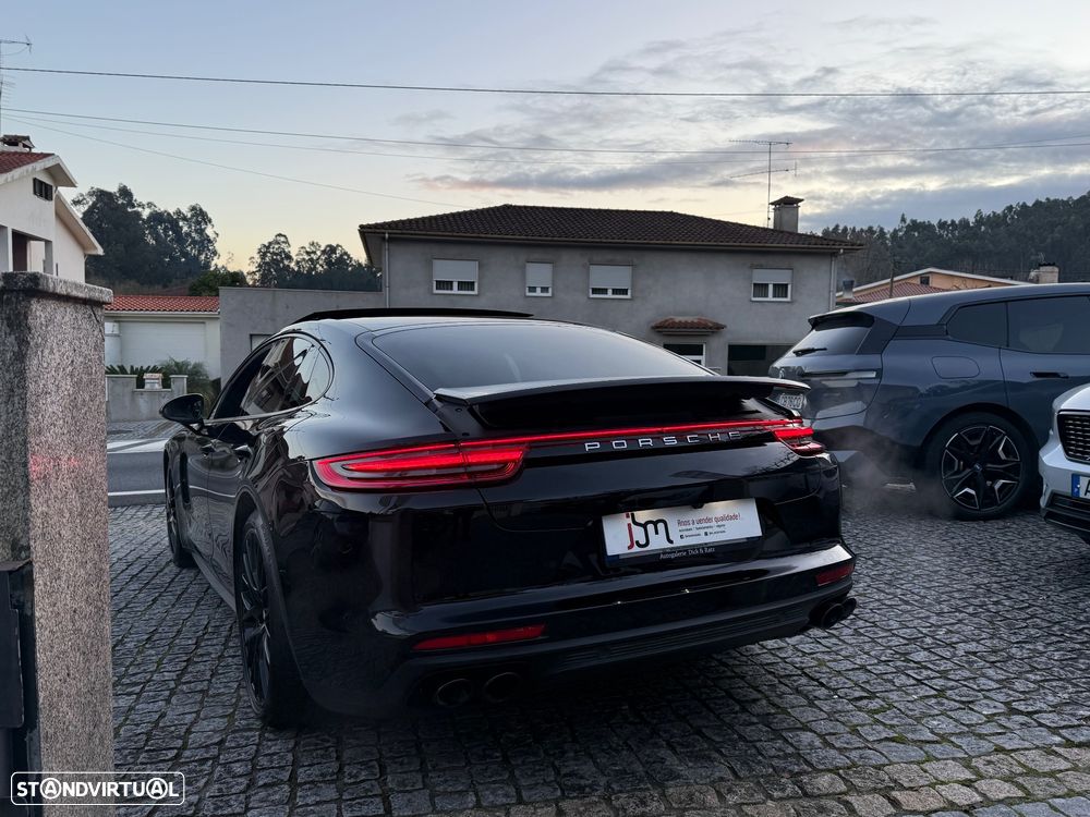 Porsche Panamera 4 E-Hybrid 10 Years Edition - 4