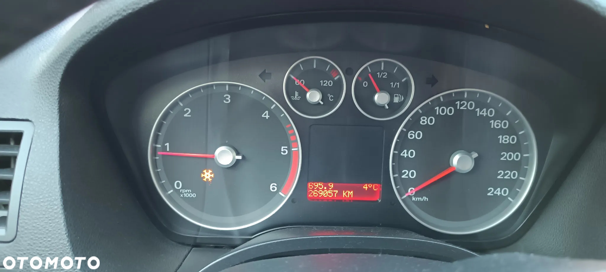 Ford C-MAX 1.8 TDCi Platinium X - 16