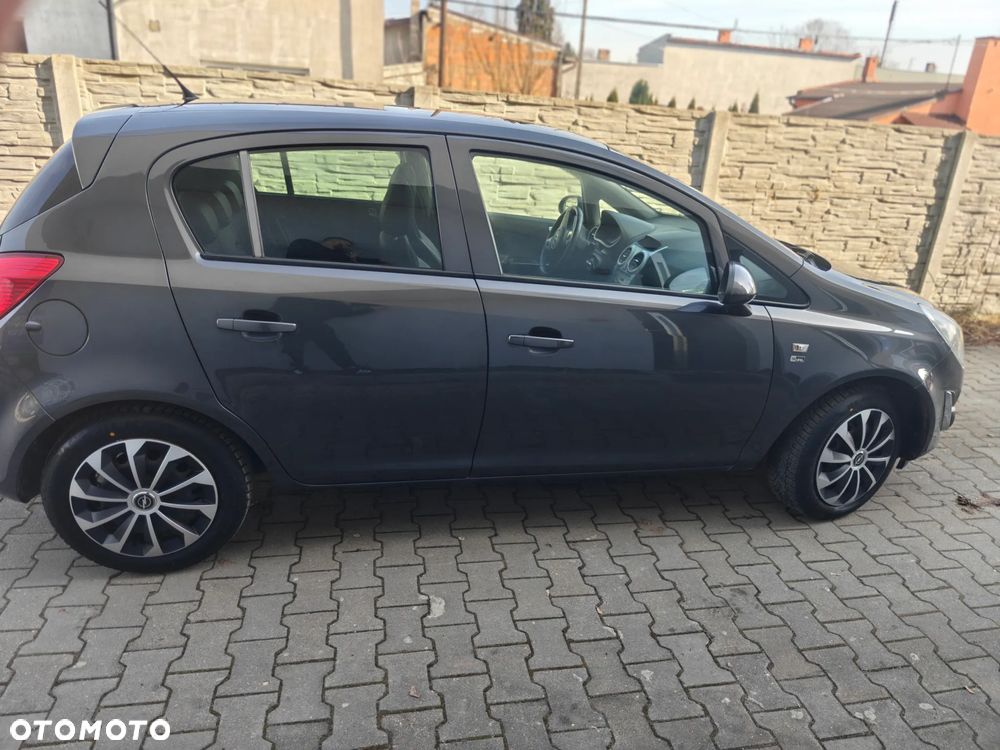 Opel Corsa 1.4 16V Innovation 110 Jahre - 11