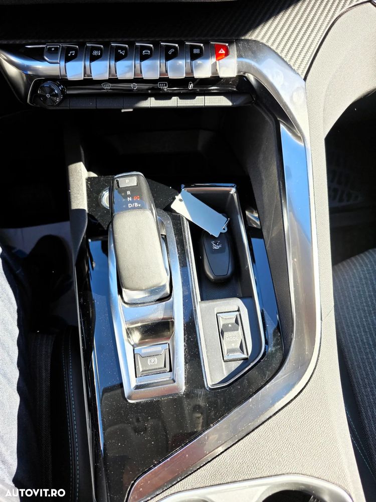 Peugeot 3008 Plug-In Hybrid 225 e-EAT8 Allure Pack - 25