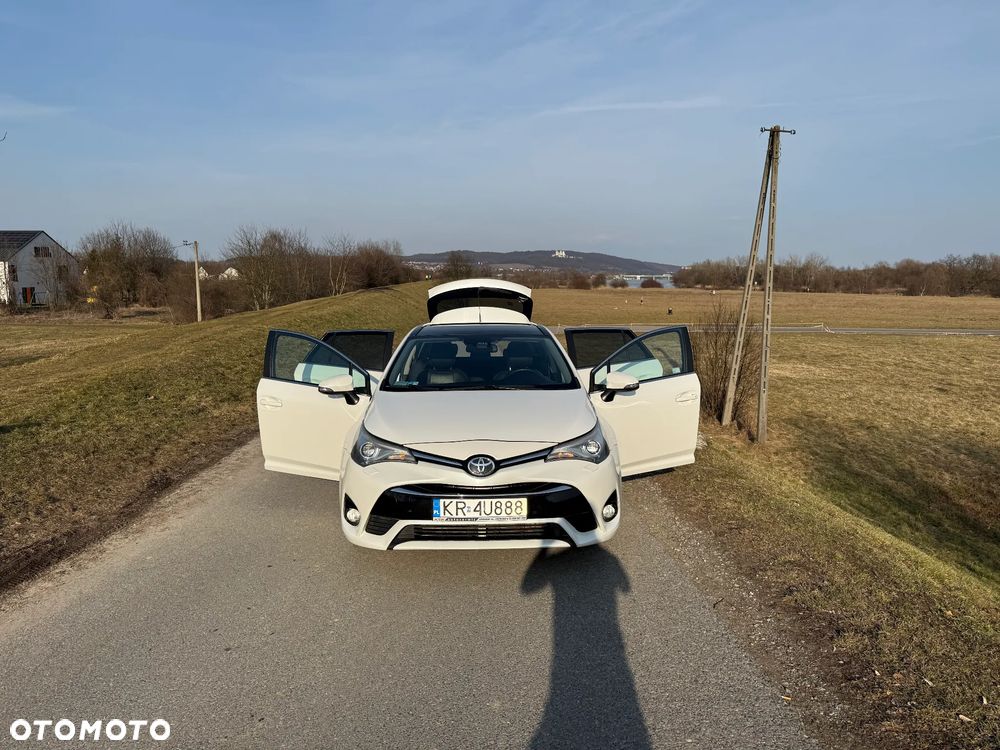 Toyota Avensis 2.0 D-4D Premium - 6