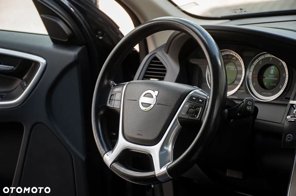 Volvo XC 60 D5 AWD Geartronic Momentum - 7