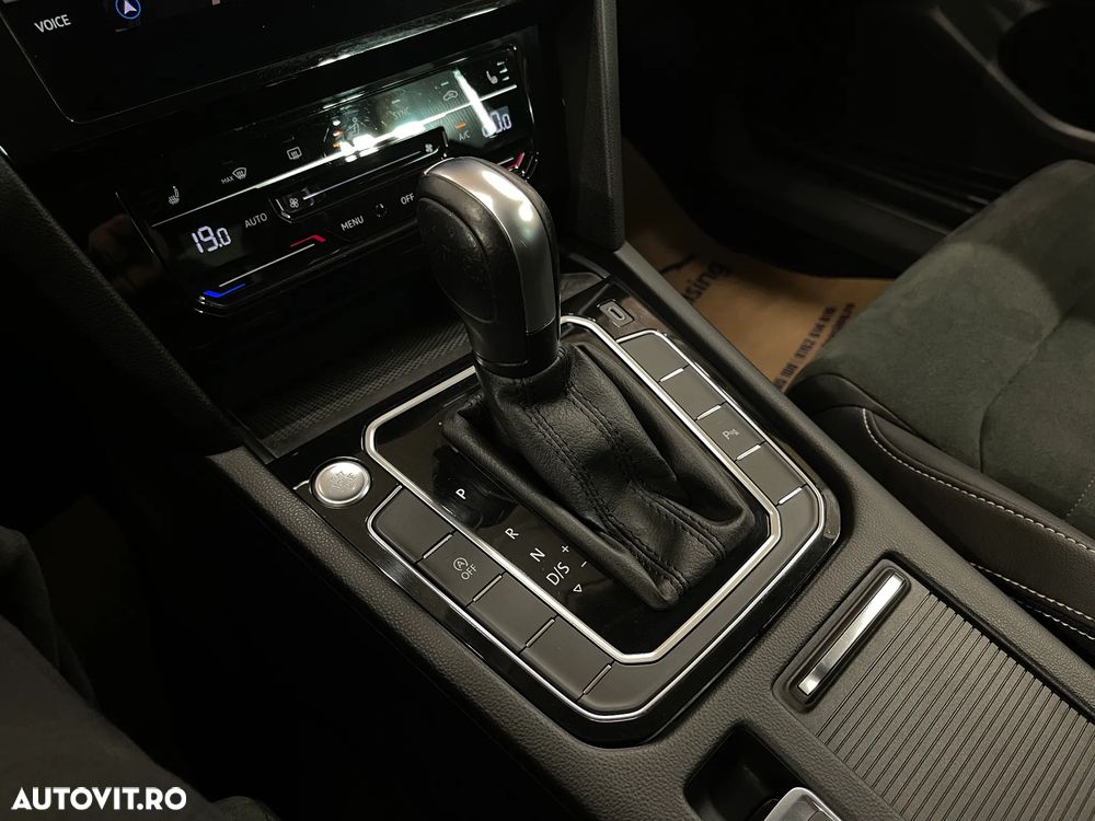 Volkswagen Passat 2.0 TDI DSG Highline - 25