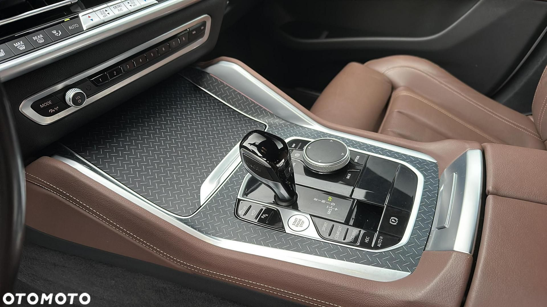 BMW X6 xDrive40i mHEV - 17