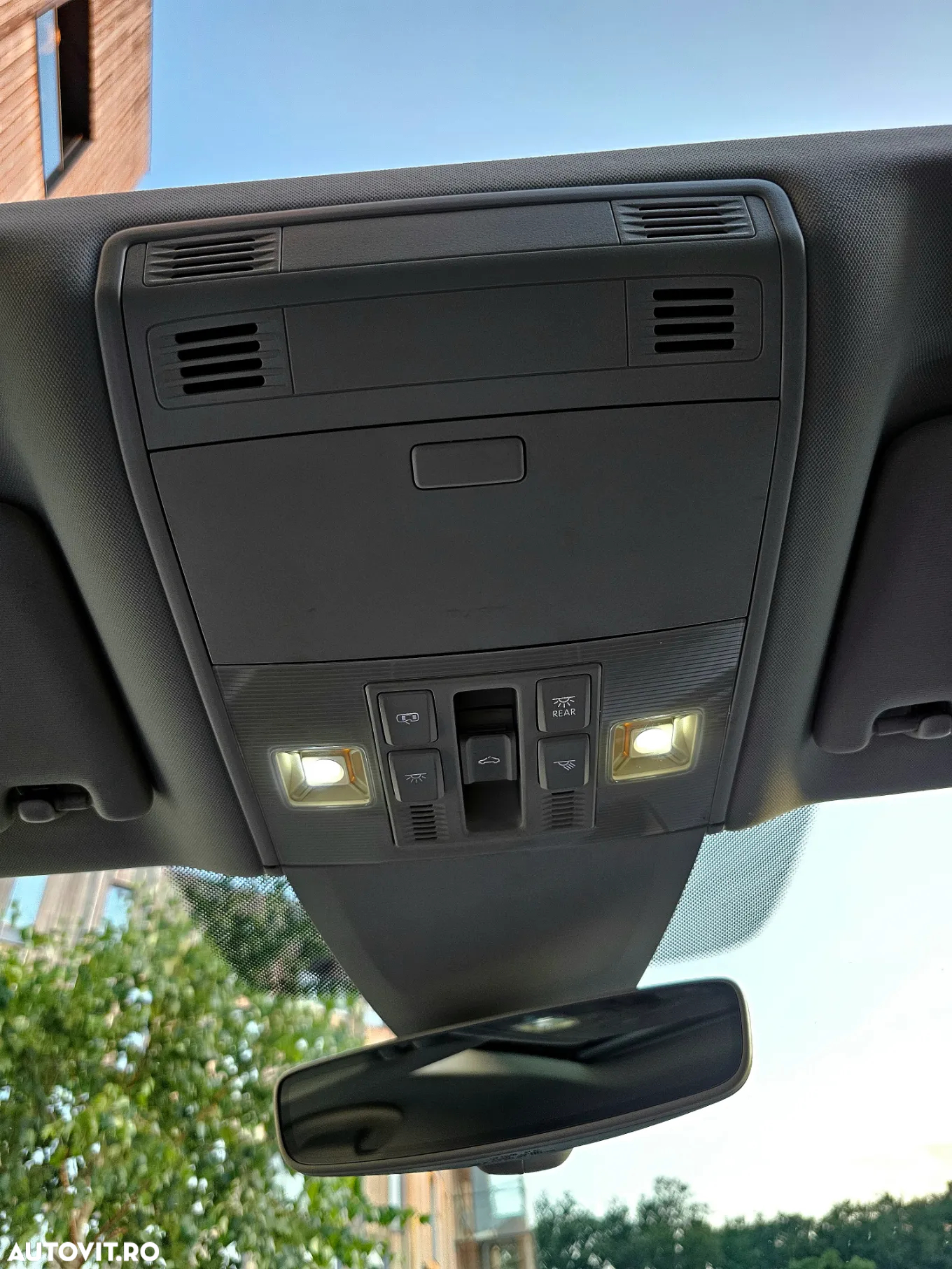 Volkswagen Passat - 36