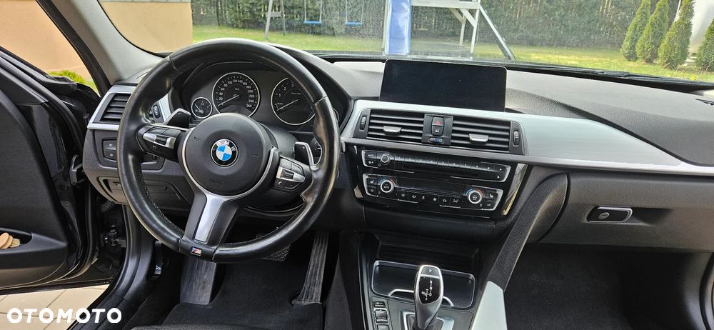 BMW Seria 3 320i - 17