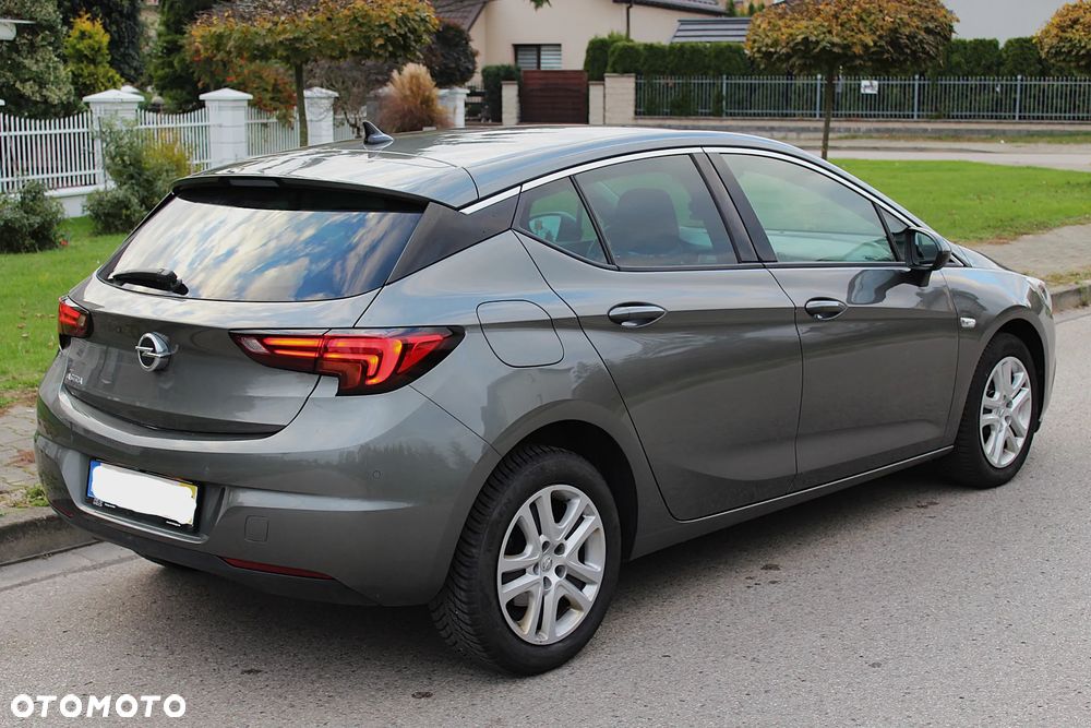 Opel Astra IV 1.6 CDTI Executive - 3