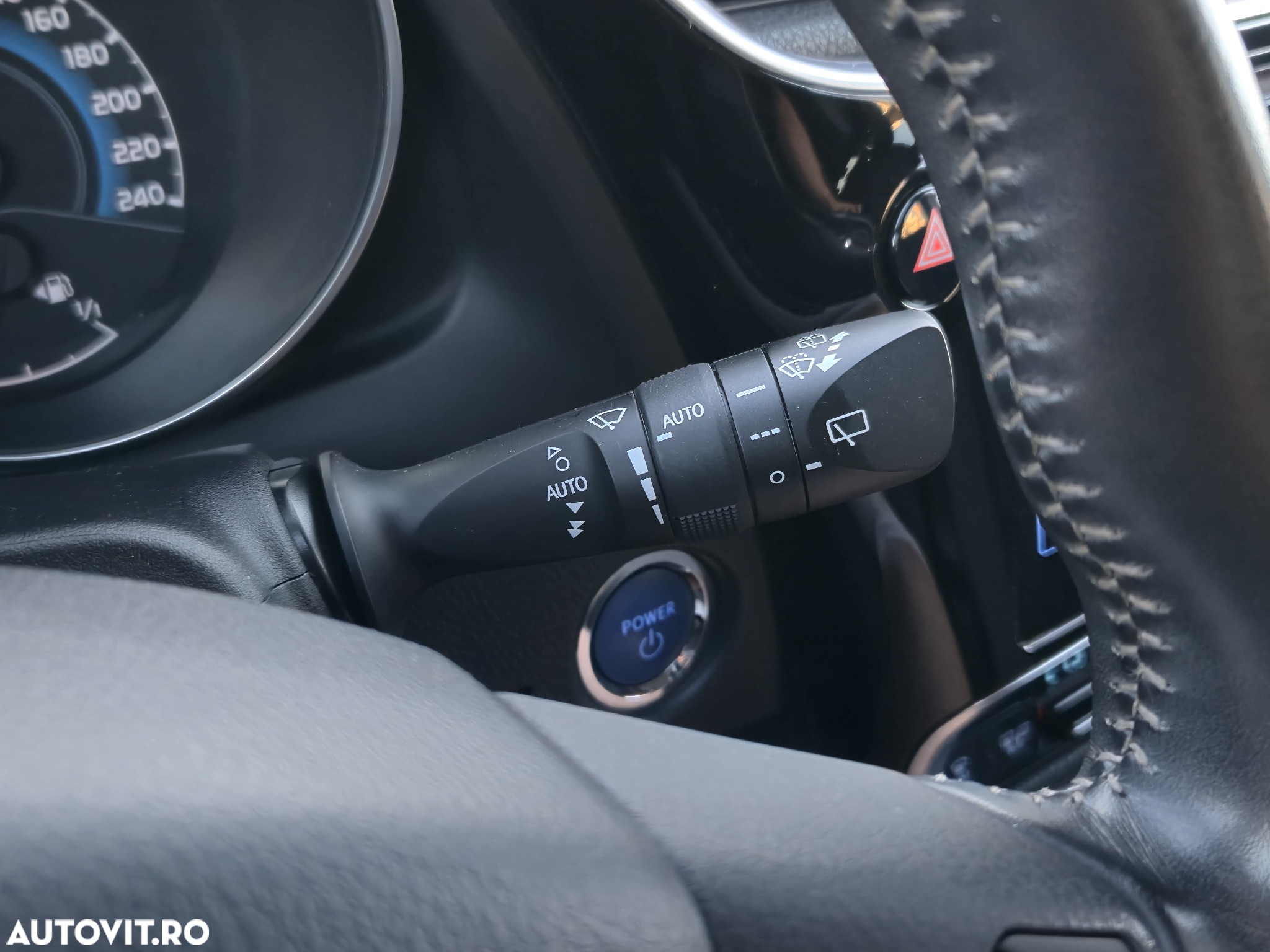 Toyota Auris 1.8 L VVT-i Hybrid Sol + - 22
