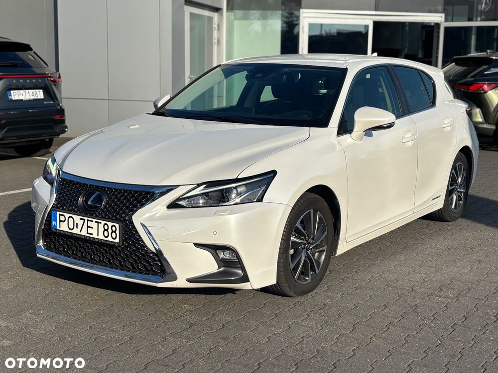 Lexus CT - 16