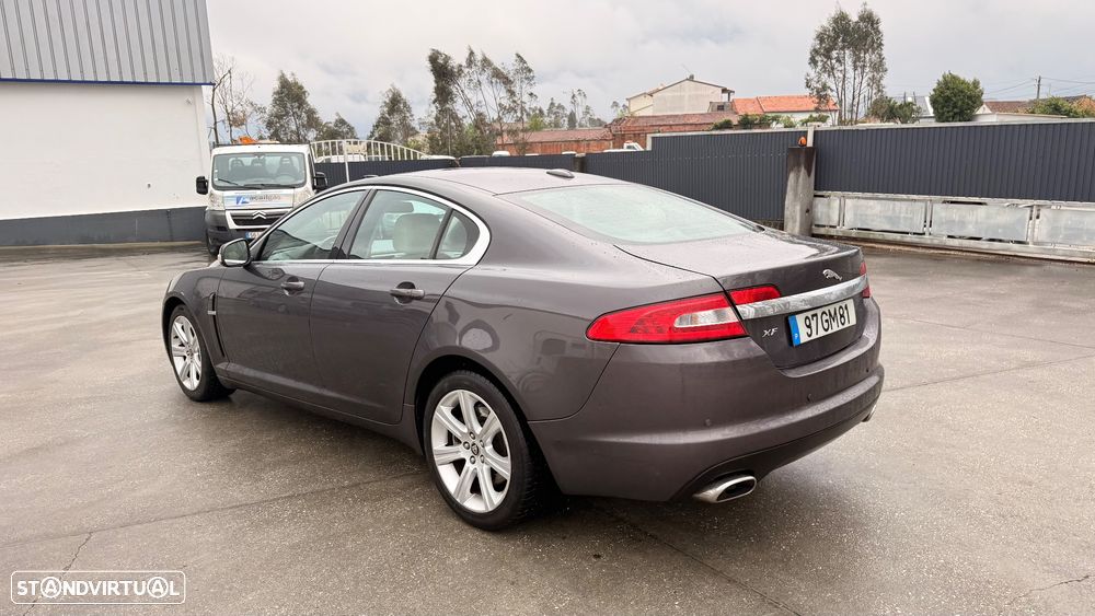 Jaguar XF 2.7 D V6 Premium Luxury - 7