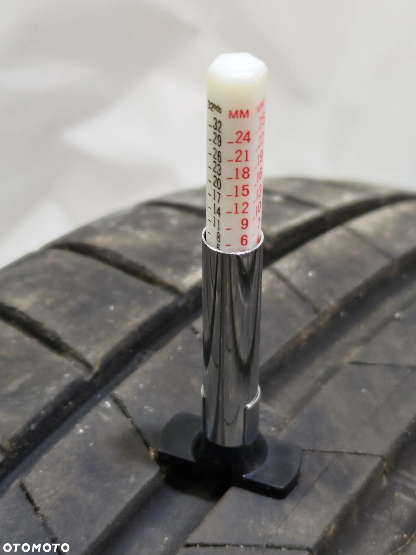 225/40R19 Komplet Lato Bridgestone Turanza T005 2022r. 2x7mm i 2x6mm - 5