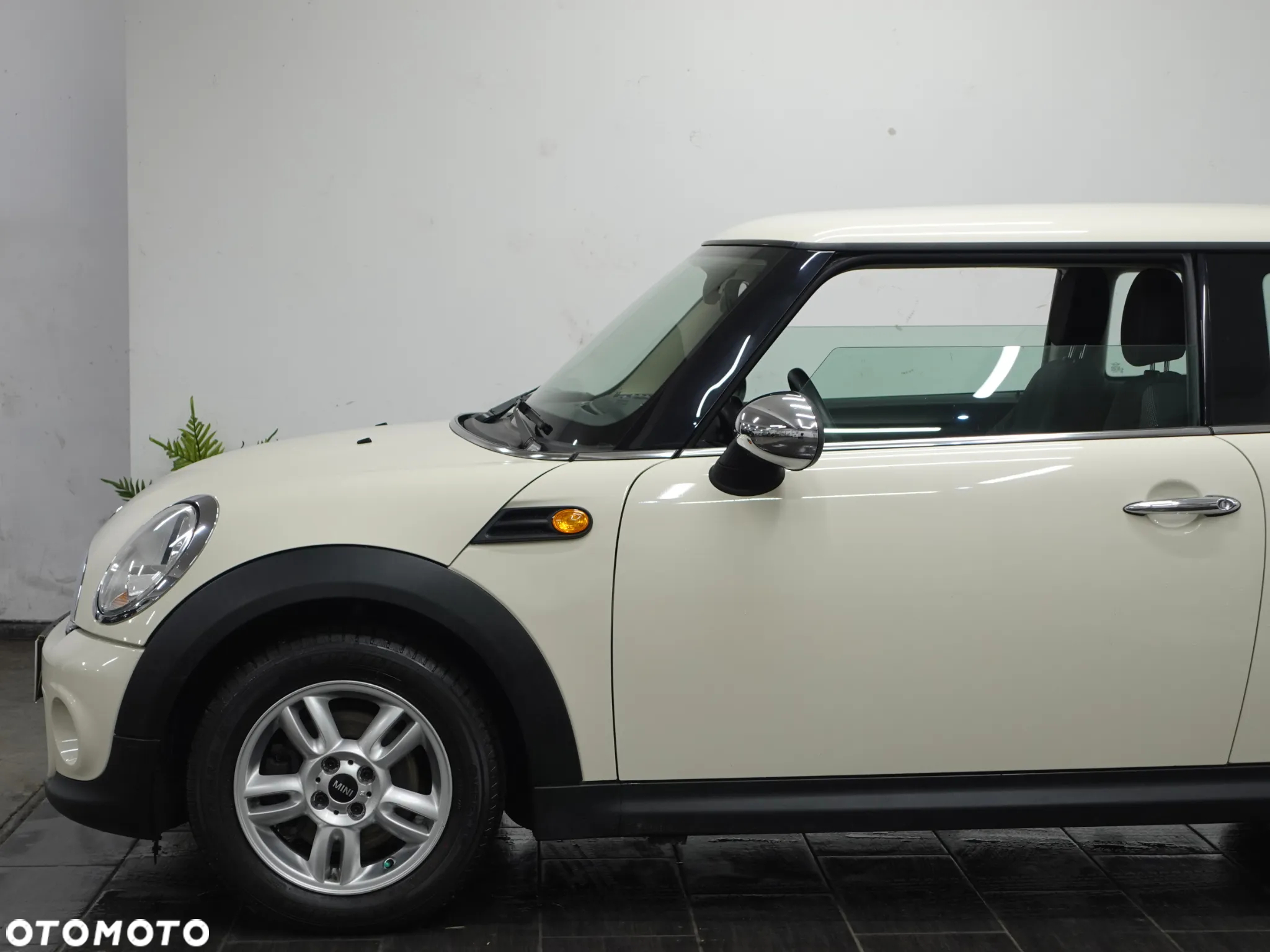 MINI ONE Standard - 17