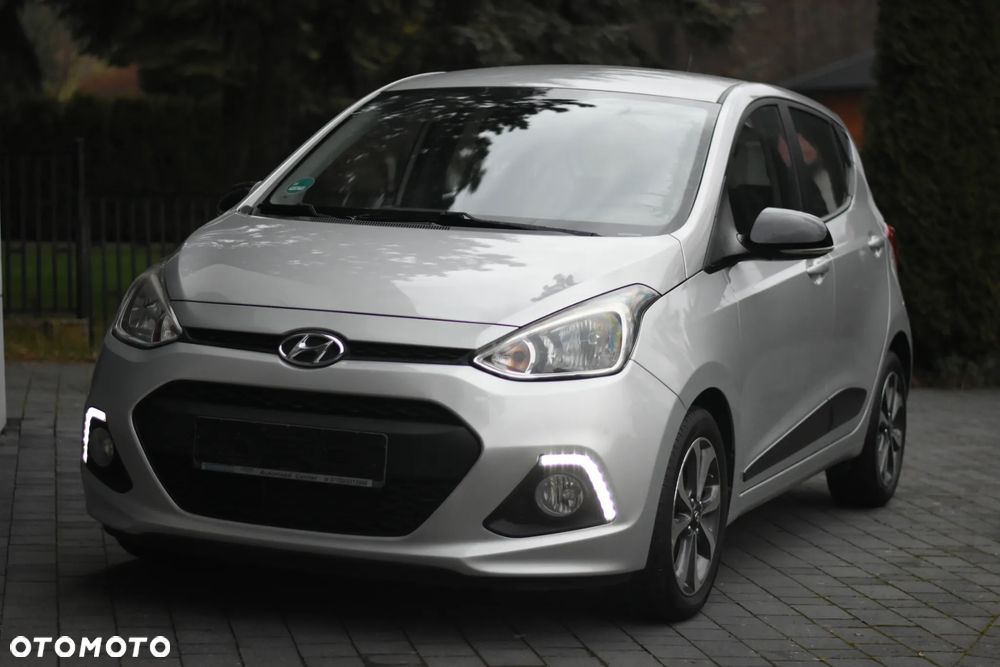 Hyundai i10 1.0 Fifa World Cup Edition - 12