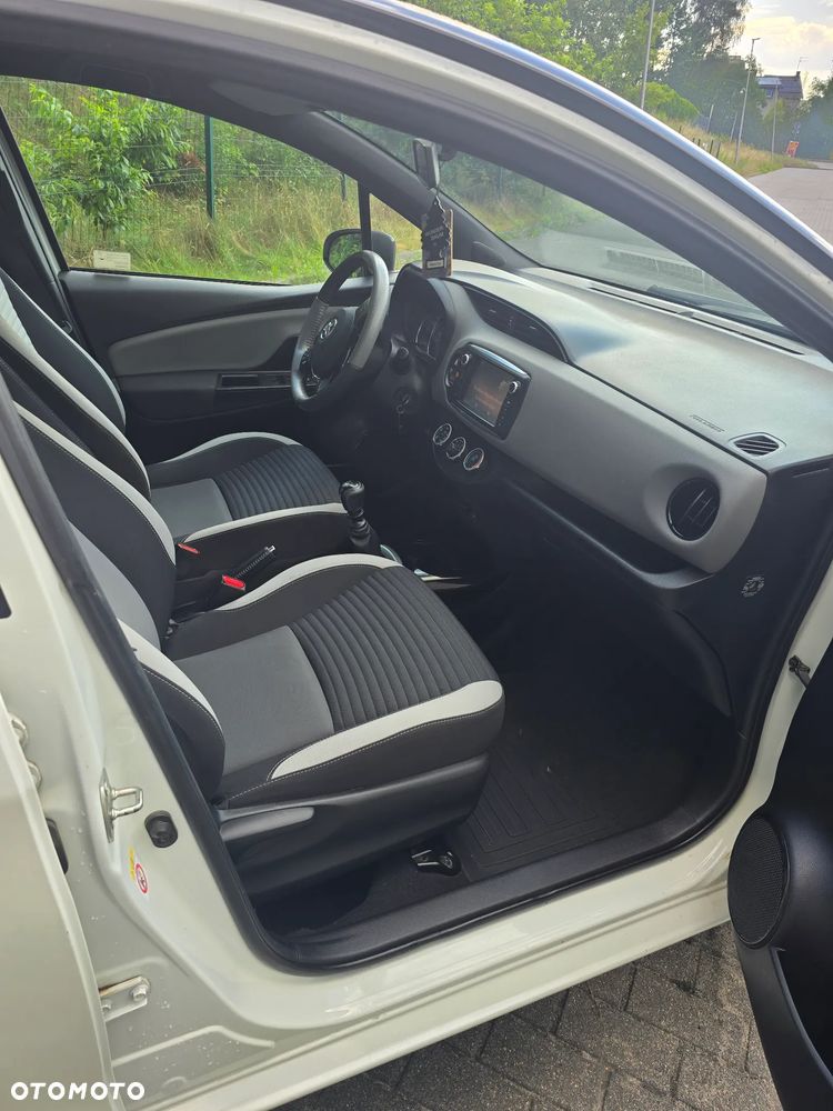 Toyota Yaris 1.33 Selection Vibe - 24