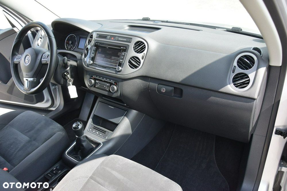 Volkswagen Tiguan 2.0 TDI DPF BlueMotion Technology Sport & Style - 37