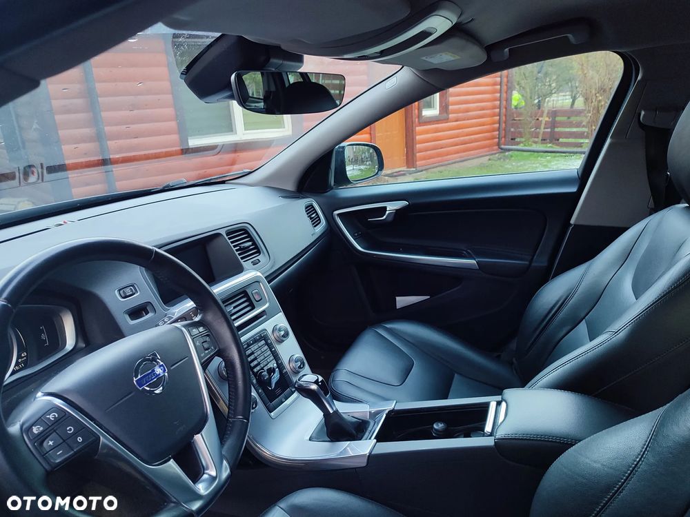 Volvo V60 Cross Country D3 - 10