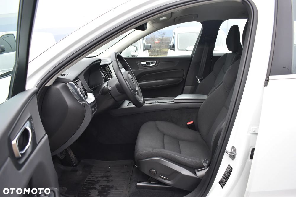 Volvo XC 60 B4 D AWD Momentum Pro - 10