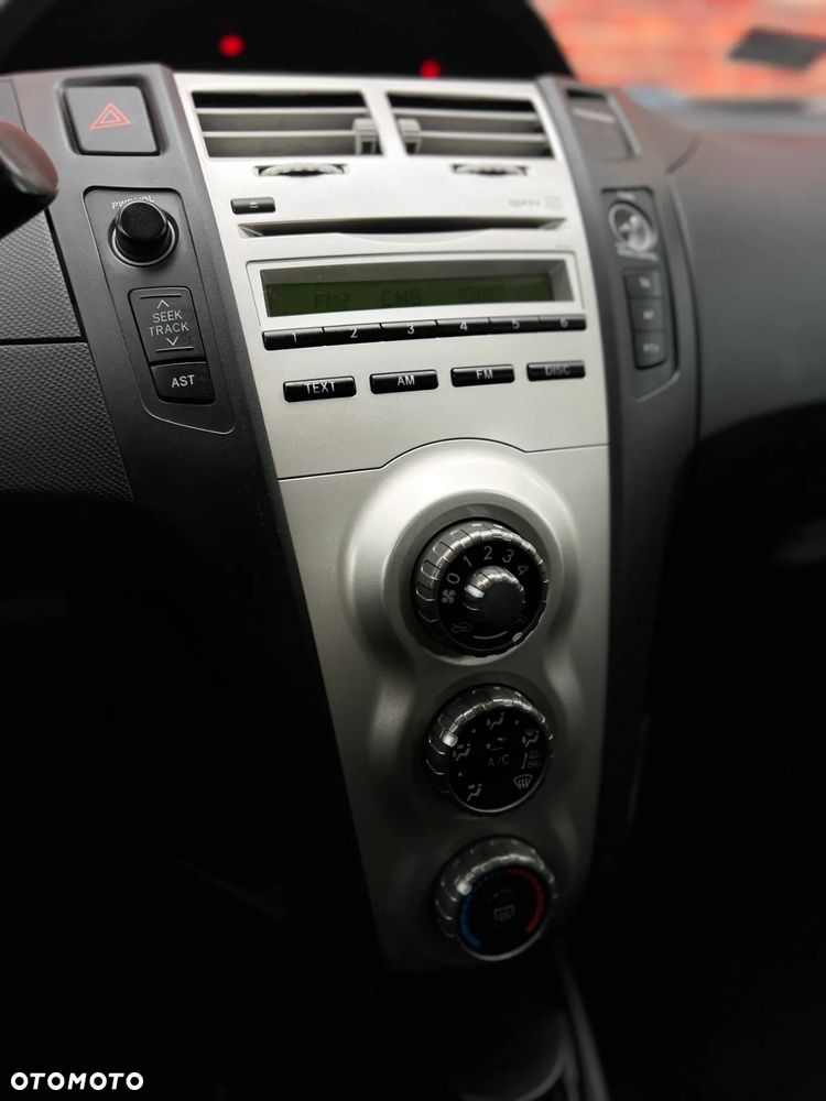 Toyota Yaris - 21