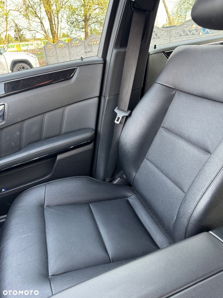 Mercedes-Benz Klasa E 350 CDI 4-Matic - 23
