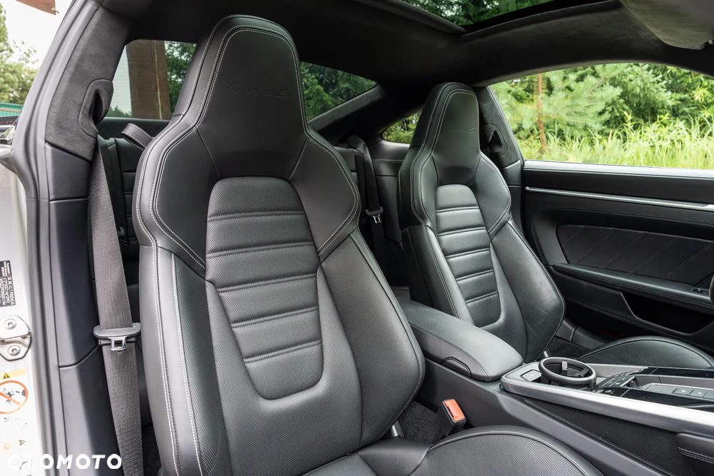 Porsche 911 Turbo S - 25
