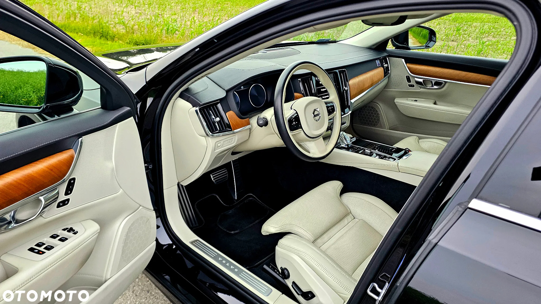 Volvo V90 T8 AWD Plug-In Hybrid Inscription - 28