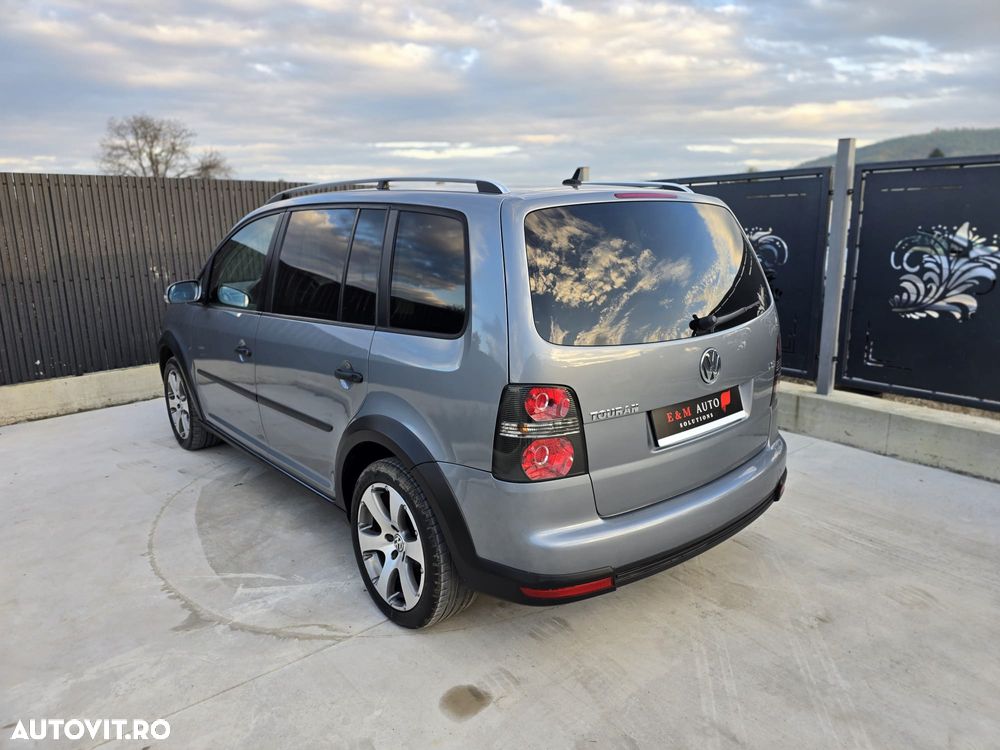 Volkswagen Touran 1.4 TSI Cross - 3