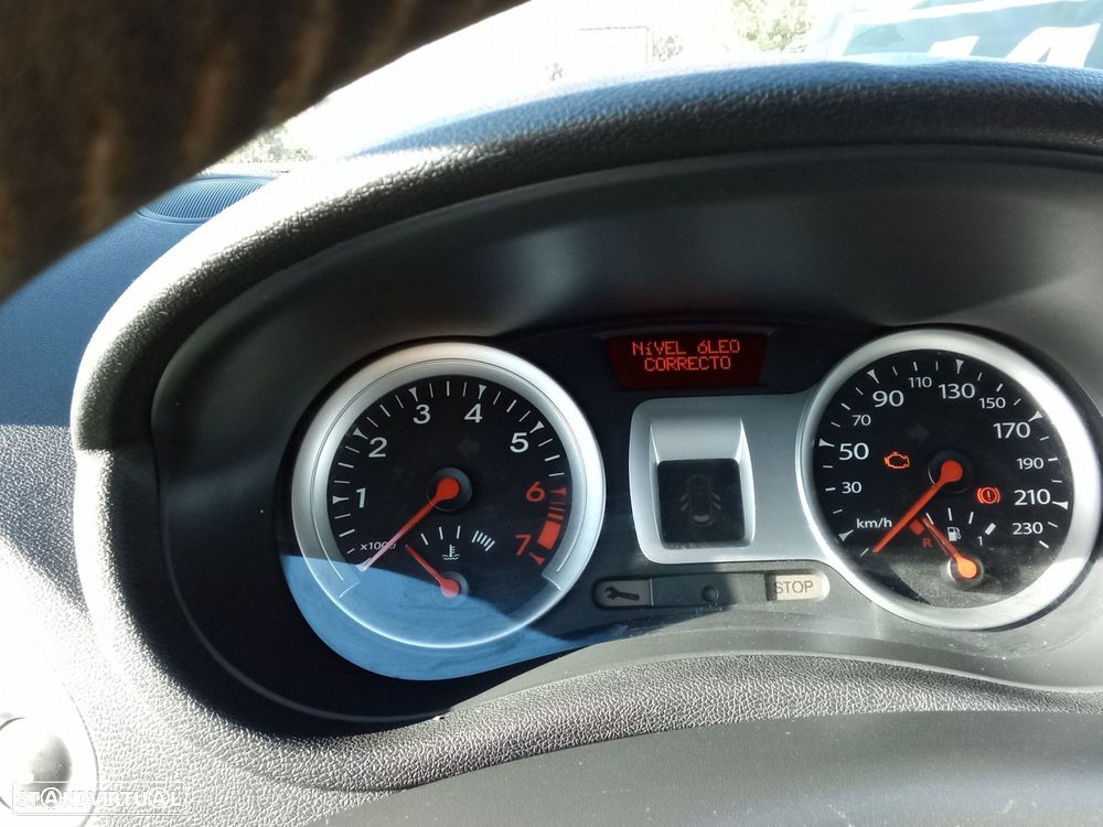 Renault Clio Break 1.2 16V GT - 12