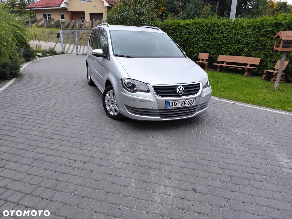 Volkswagen Touran 2010 photo 4