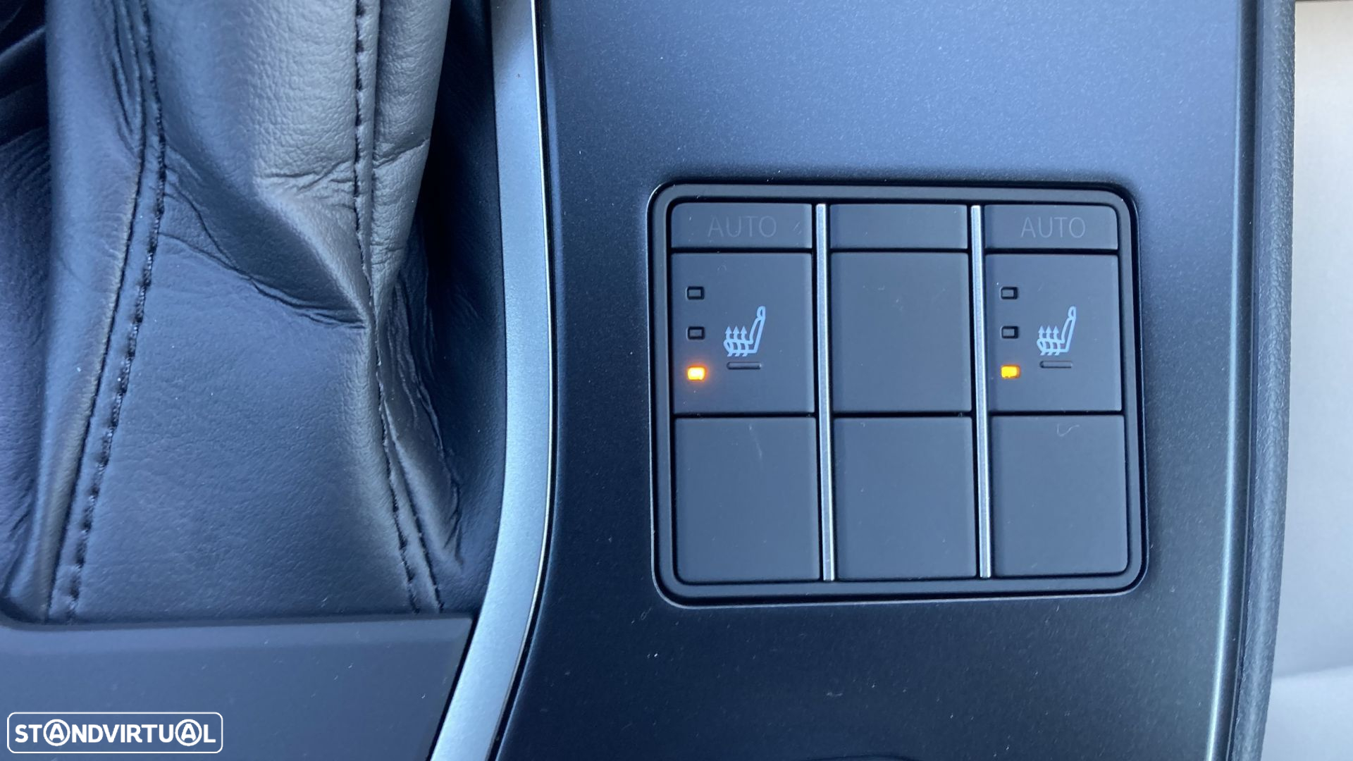 Lexus UX 250h Sport (Ecrã 12.3) - 15