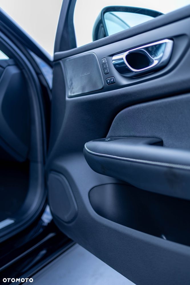 Volvo S60 T8 Recharge AWD Ultimate Dark - 12