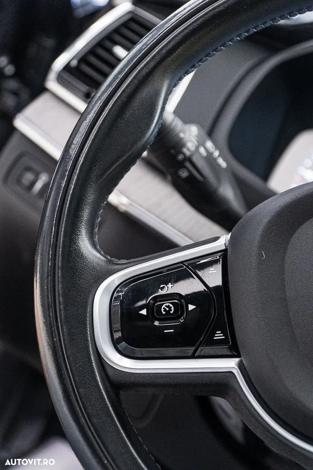 Volvo XC 90 T8 AWD Twin Engine Geartronic Inscription - 28
