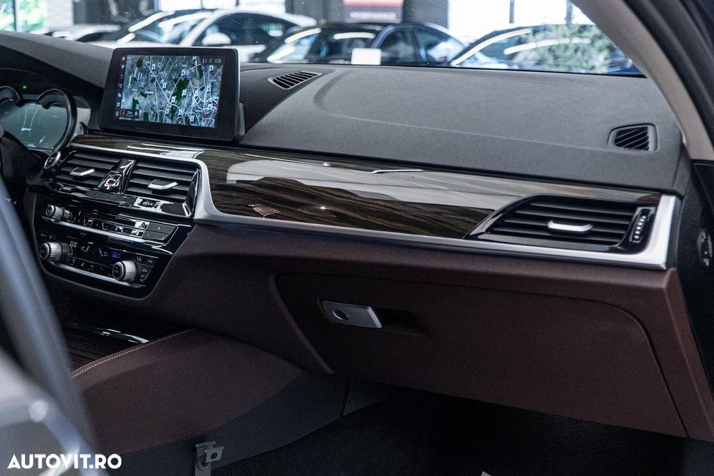 BMW Seria 5 530e iPerformance Aut. Luxury Line - 37