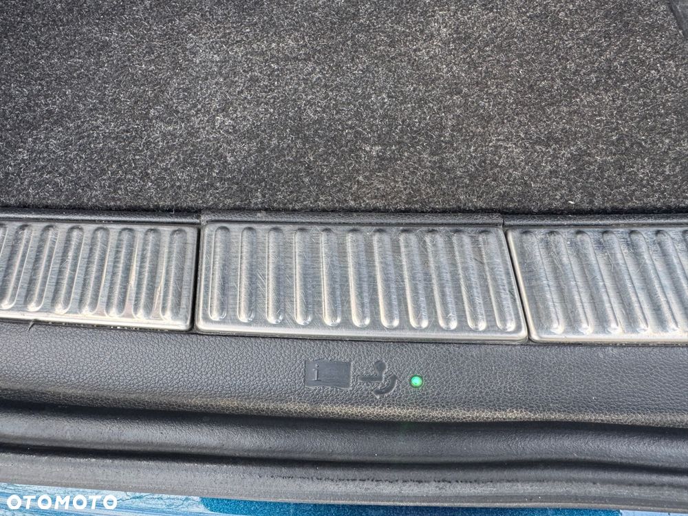 Skoda Superb 2.0 TDI DSG Premium Edition - 17