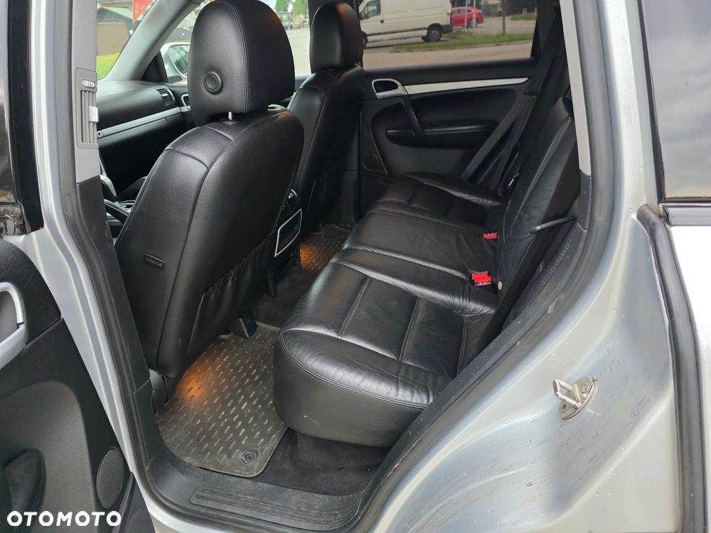 Porsche Cayenne Tiptronic S - 12