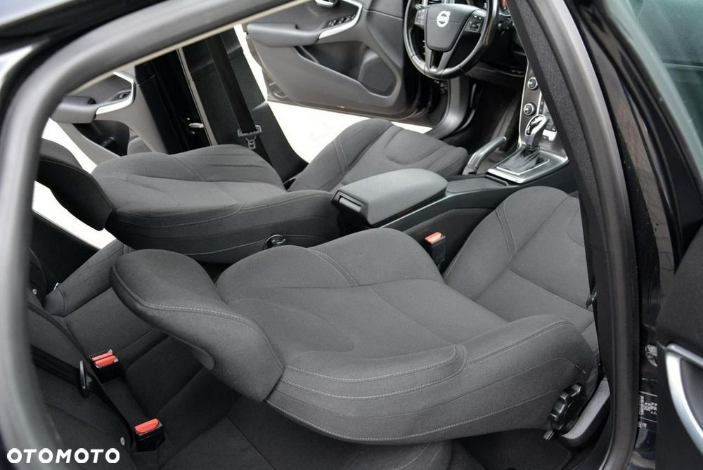 Volvo V40 D3 Geartronic Momentum - 21