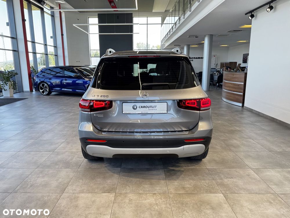 Mercedes-Benz GLB - 8