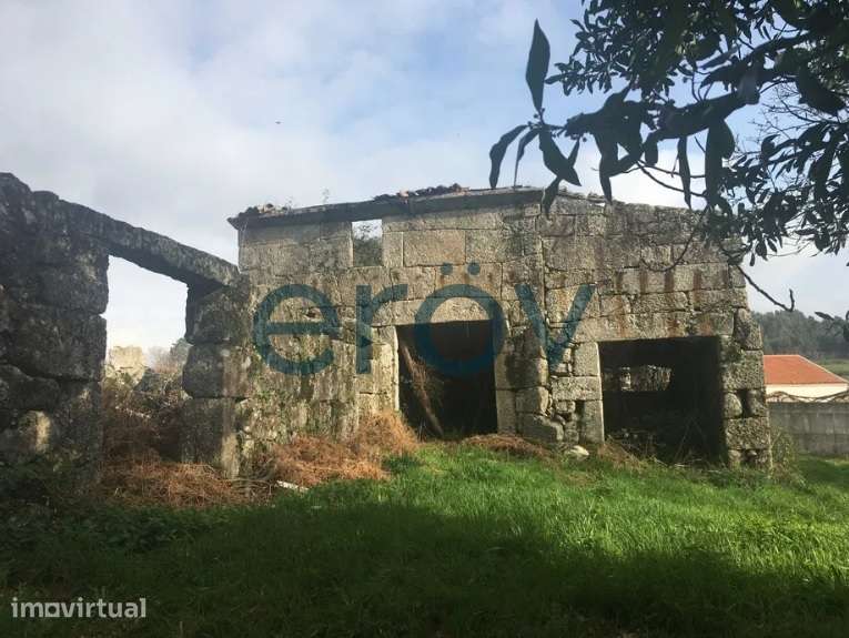 Quinta para restauro em Serzedelo - Póvoa de Lanhoso - Grande imagem: 3/8